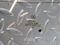 31104? Mercedes-Benz W123 200D Rear Heated Windscreen